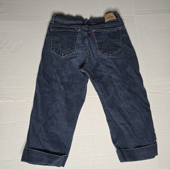 Levi's Capri Pants - Picture 3 of 3